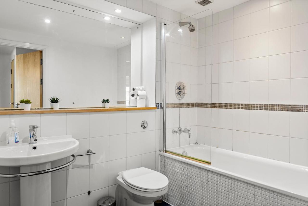 Enchanting Bristol Abode -Sleeps 6 With Balcony! Extérieur photo